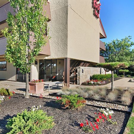 Red Roof Inn Akron Bagian luar foto