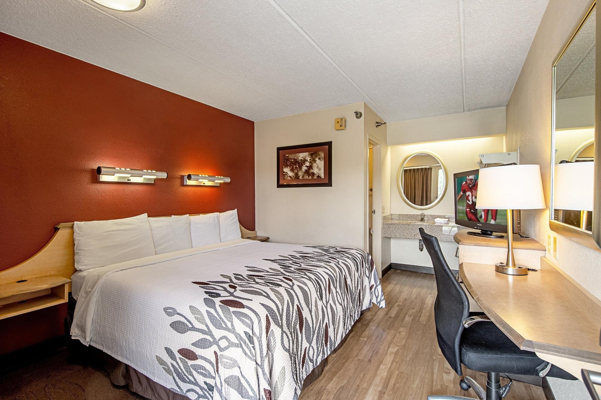Red Roof Inn Akron Bagian luar foto