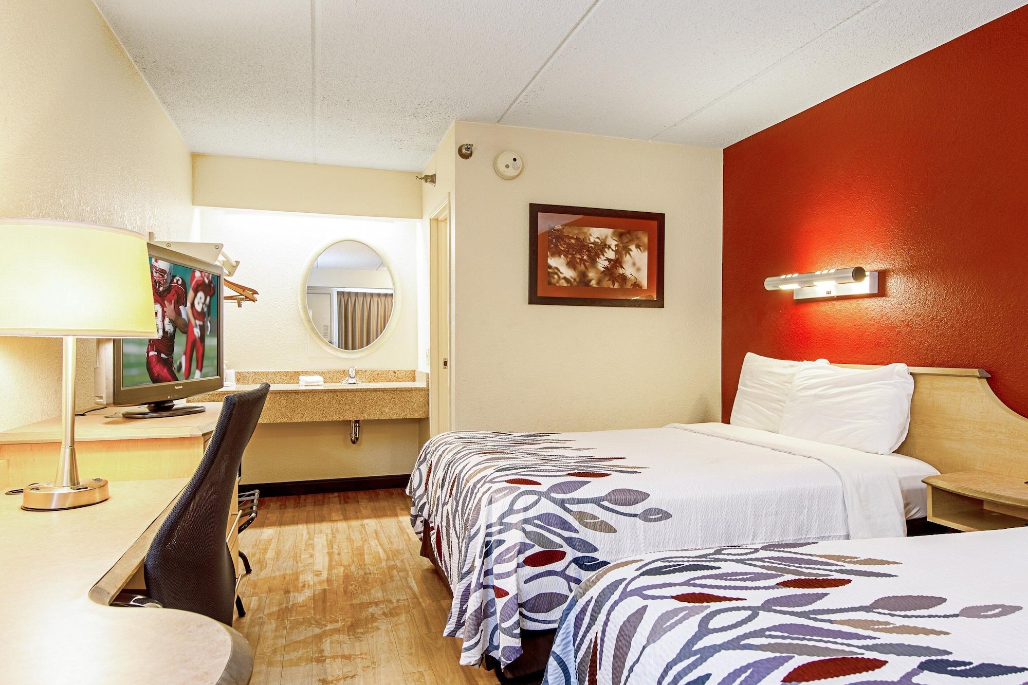 Red Roof Inn Akron Bagian luar foto
