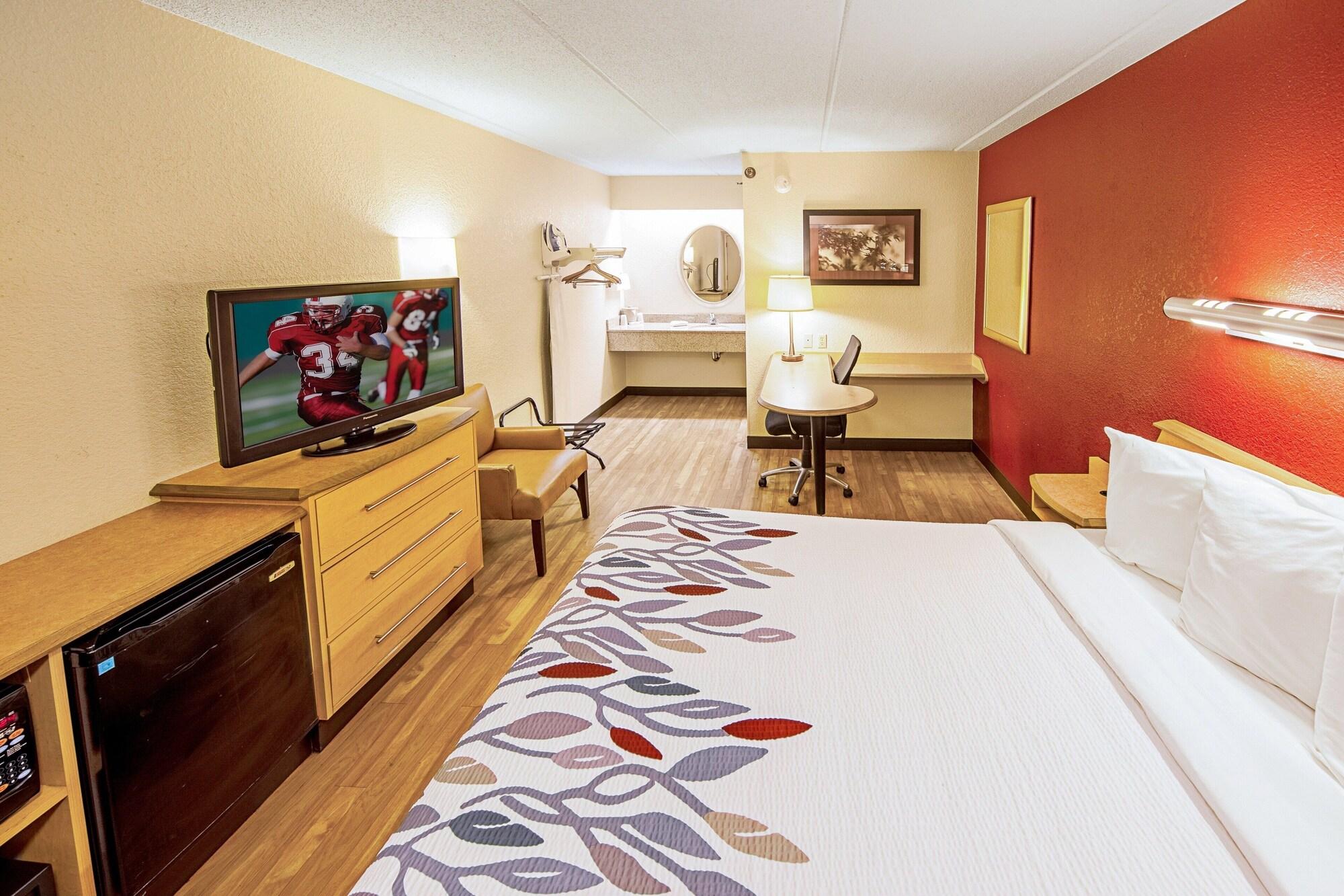 Red Roof Inn Akron Bagian luar foto