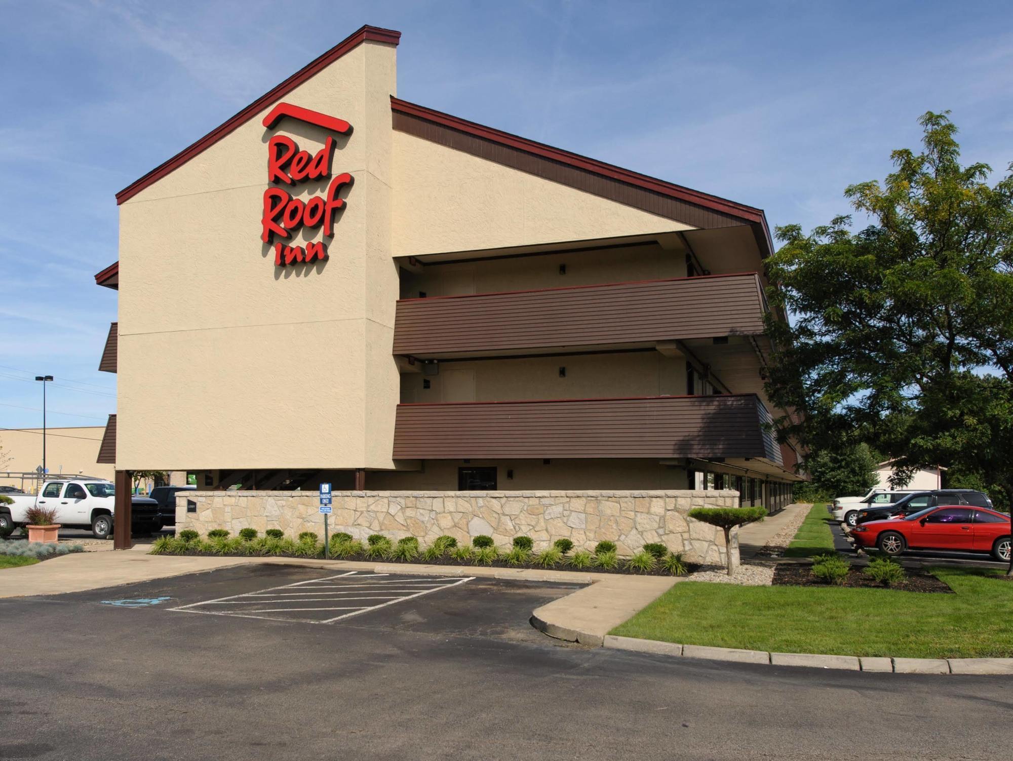 Red Roof Inn Akron Bagian luar foto